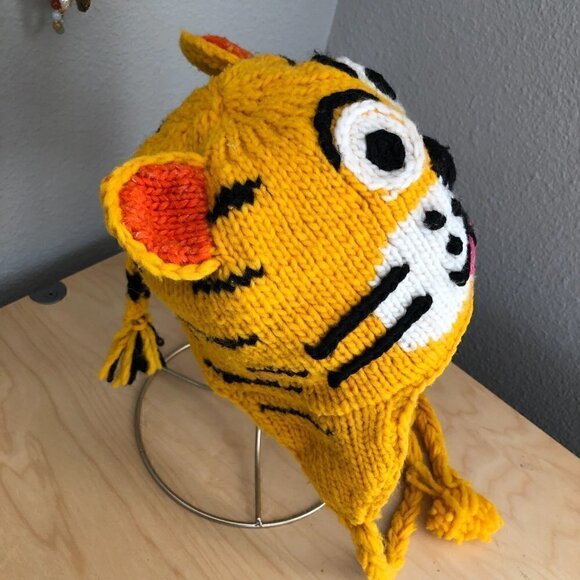 Norsk Kids Wool Blend Lion Beanie - Hand Made in Ecuador - Picture 5 of 8